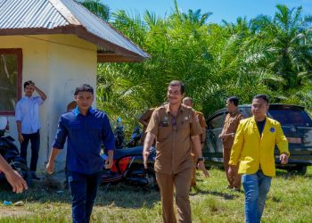 Terkait Jaringan Seluler, Kadiskominfotik Nagan Raya Sambangi Desa Bumi Sari