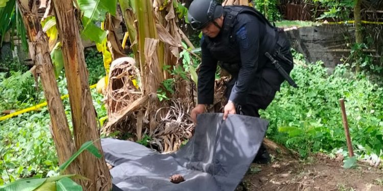 Warga Nagan Raya Temukan Bom Peninggalan Sisa Konflik