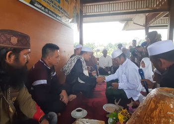 DPP RKCA Fasilitasi Satu Keluarga Asal Nias Masuk Islam di Nagan Raya