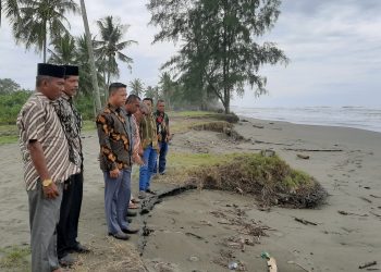 Keuchik Alian : Pantai Suak Puntong Butuh Tanggul Pemecah Ombak