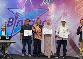 Firsa dan Icut Duta Bintang Radio RRI Meulaboh ke Tingkat Nasional