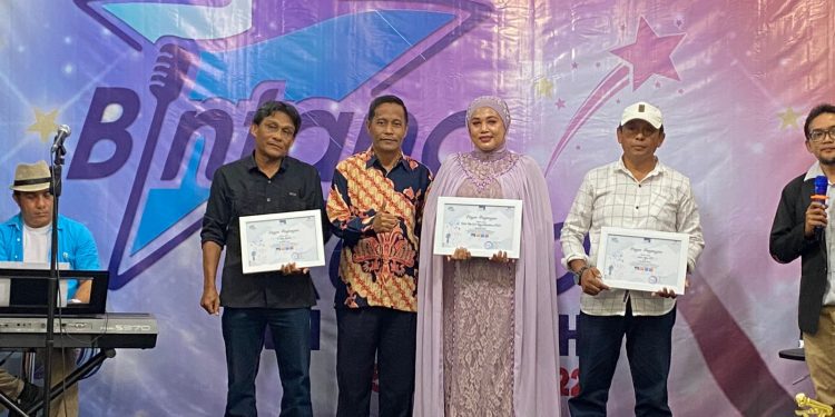 Firsa dan Icut Duta Bintang Radio RRI Meulaboh ke Tingkat Nasional