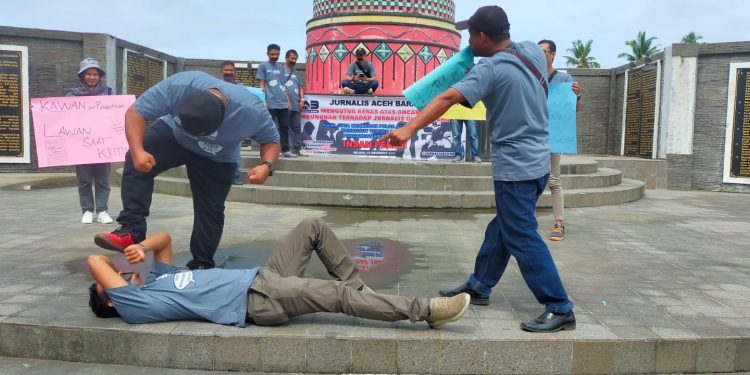 Wartawan Diancam Bunuh, Sekber JAB Gelar Aksi Di Tugu Teuku Umar