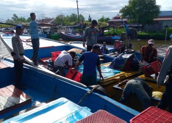 Pererat Silaturrahmi, Sat Polairud Polres Aceh Barat Sambangi Warga Sekitar