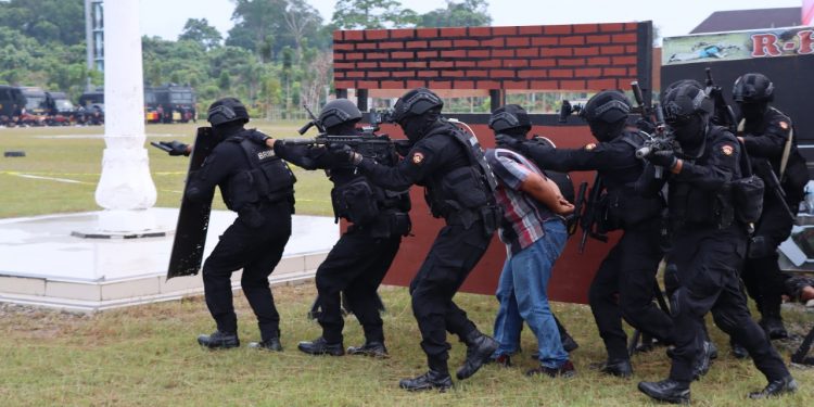 Polres Nagan Raya dan Brimob Batalyon C gelar Simulasi Pengamanan Pemilu 2024