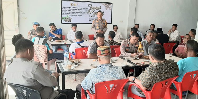 Kapolsek Kuala Pesisir Jaring Aspirasi Warga Melalui Program Jumat Curhat