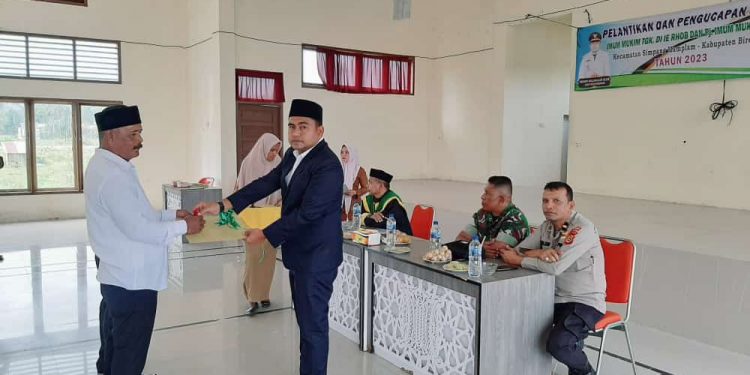 Kapolsubsektor Simpang Mamplam Hadiri Pelantikan Imum Mukim