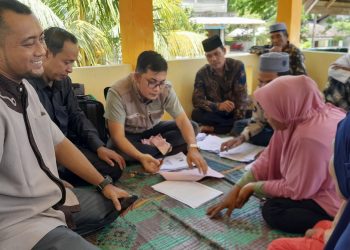 Baitul Mal Nagan Raya Salurkan Zakat Fakir Miskin dan Mualaf