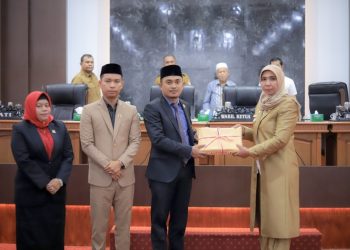 Pj Bupati Nagan Raya Serahkan LKPJ Tahun Anggaran 2022