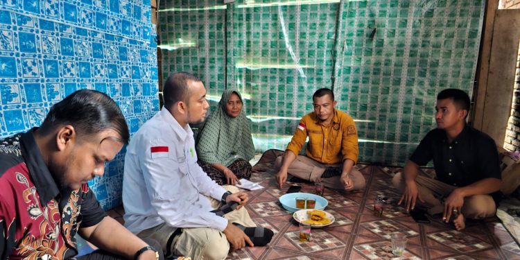 Komisioner BMK Nagan Raya Monitoring Pembangunan Rumah Layak Huni
