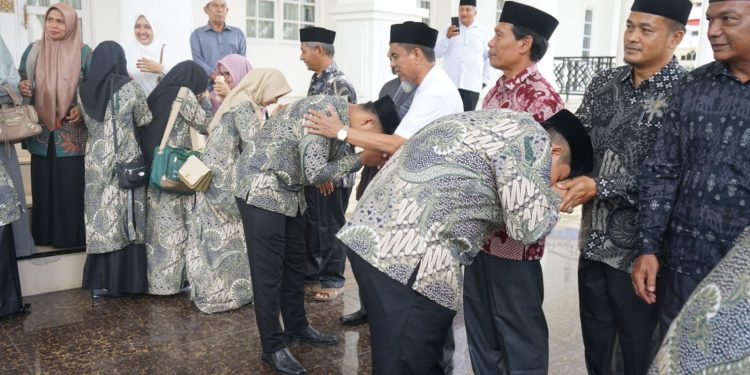Pemkab Nagan Raya Berangkatkan Umrah Peraih Juara MTQ di Bener Meriah