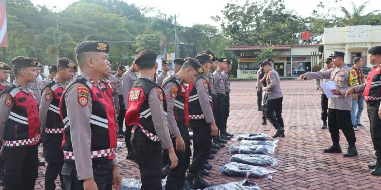 Jelang Pemilu 2024, Polres Nagan Raya Distribusikan Kaporlap PAM TPS Kepada Personel