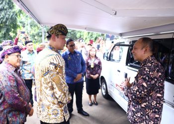 Jemput Bola hingga ke Desa, Menteri AHY Luncurkan Mobil Layanan Elektronik di Bali