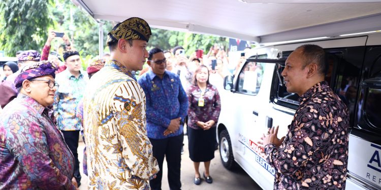 Jemput Bola hingga ke Desa, Menteri AHY Luncurkan Mobil Layanan Elektronik di Bali