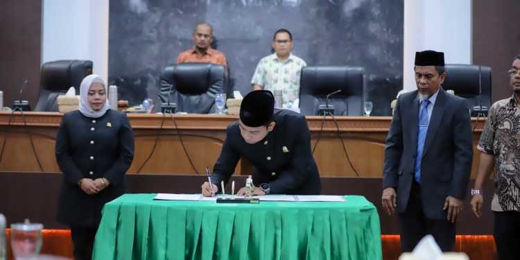 DPRK Nagan Raya Sahkan APBK Tahun Anggaran 2025