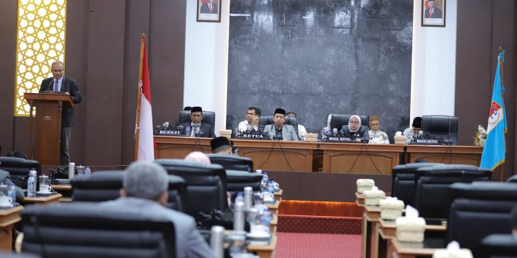 DPRK Nagan Raya menggelar Rapat Paripurna terkait Pendapat Banggar dan Pandangan Umum Fraksi