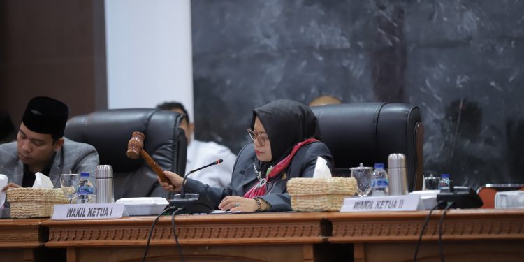 Pembahasan RAPBK 2025, Pemkab Nagan Raya Sampaikan Jawaban atas Pendapat Banggar dan Pandangan Umum Fraksi DPRK