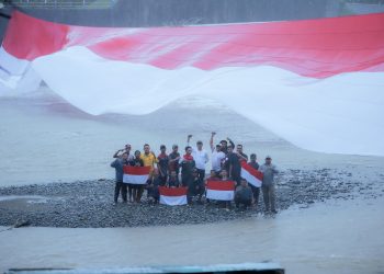 Pimpin Apel Kebangsaan dan Pembentangan Bendera Merah Putih Raksasa, Ini Harapan Pj Bupati Fitriany Farhas