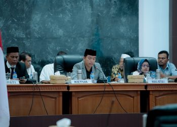 Rapat Paripurna Bahas Perubahan APBK 2024, Banggar dan Fraksi DPRK Sampaikan Pendapat dan Pandangan Umum