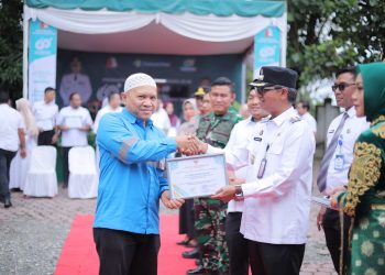 Peringati HKN ke-60, Pemkab Nagan Raya Berikan Penghargaan untuk Tenaga Medis