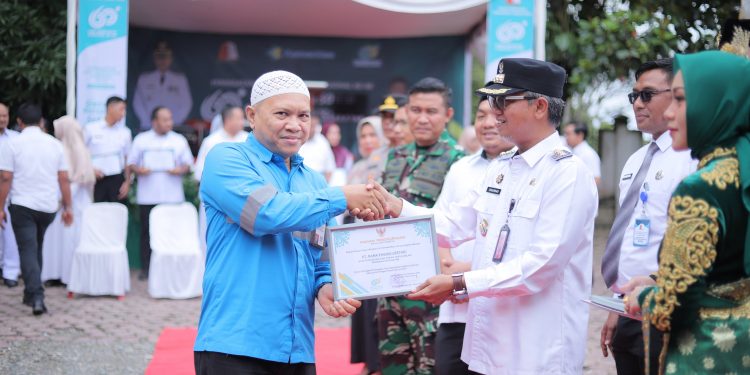 Peringati HKN ke-60, Pemkab Nagan Raya Berikan Penghargaan untuk Tenaga Medis