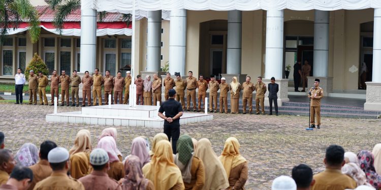 Pj Bupati Nagan Raya Pimpin Apel Gabungan Perdana Tahun 2025