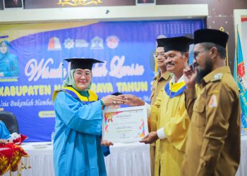Pemkab Nagan Raya Wisudakan 82 Siswa Lansia