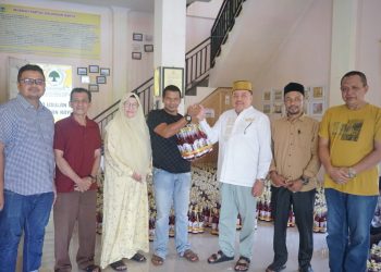 TRK Salurkan Paket Lebaran kepada Tim Pemenangannya