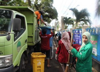 Sampah Menumpuk di Kota Sabang, Dema STIS Al-Aziziyah gelar Aksi Bakti Sosial