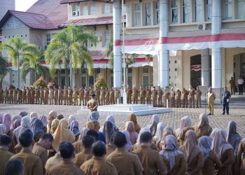 Wabup Nagan Raya Raja Sayang Pimpin Apel Gabungan Perdana