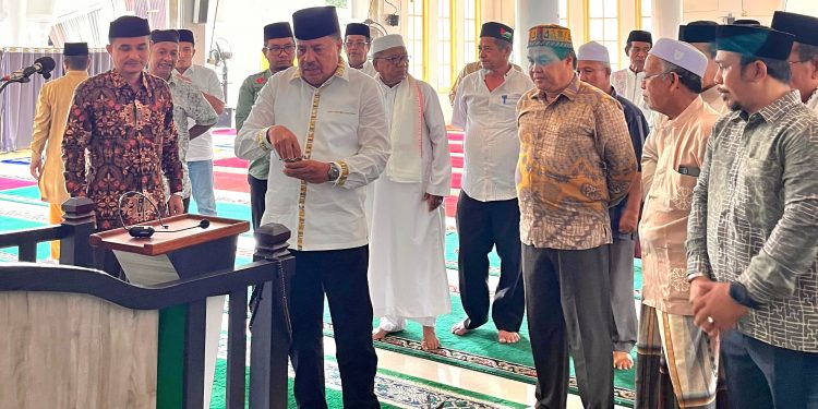 Bupati Nagan Raya Peusijuek Masjid Baitul Mukhlisin Kuta Baro