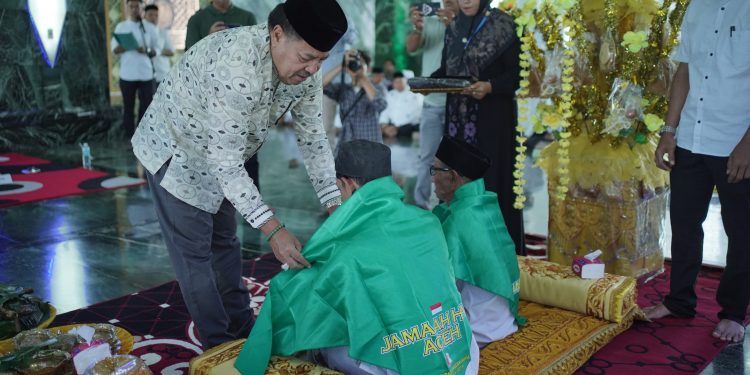 Bupati Nagan Raya Lepas 120 Jamaah Calon Haji
