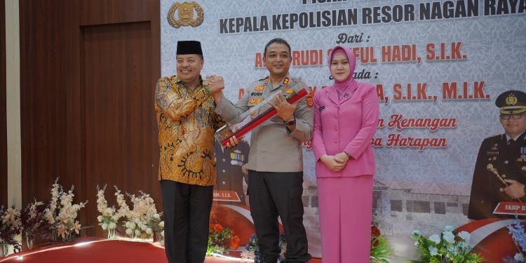 TRK dan Raja Sayang Hadiri Pisah Sambut Kapolres Nagan Raya