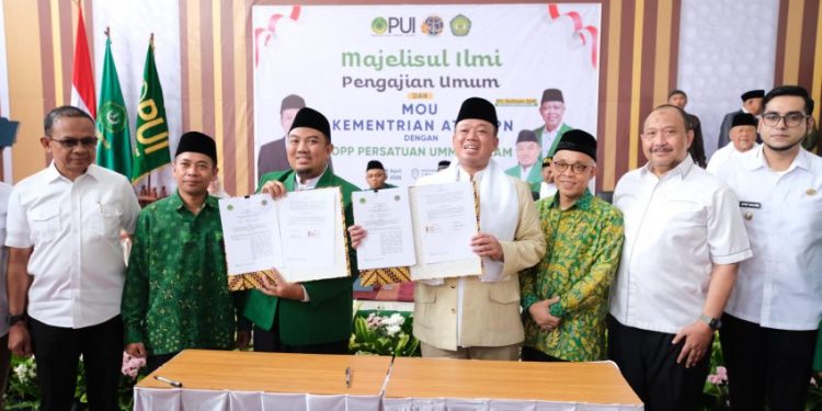 Menteri Nusron dan Ketua DPP PUI Teken MoU, Dorong Pemanfaatan Tanah Wakaf secara Produktif