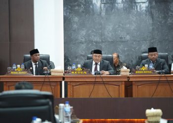 Raja Sayang Sampaikan Jawaban atas Pandangan Umum Fraksi DPRK terhadap Rancangan Perubahan APBK 2025