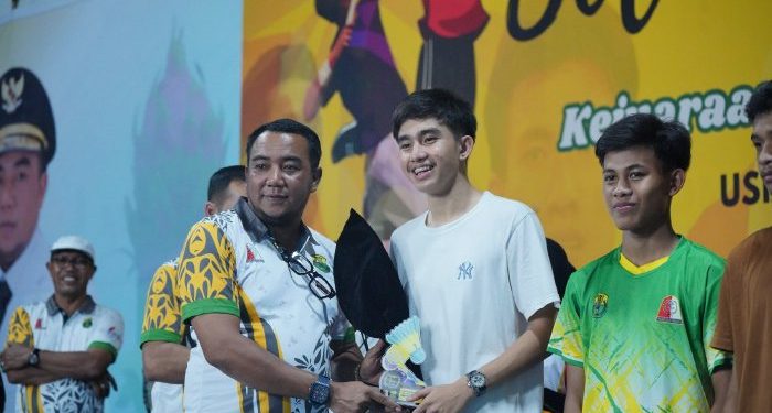 Raja Sayang Tutup Kejuaraan Bulutangkis Piala Bupati Tingkat Usia Dini dan Pelajar