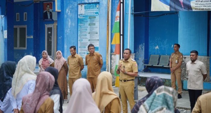 Wabup Raja Sayang Pimpin Apel Pagi di Disdukcapil Nagan Raya
