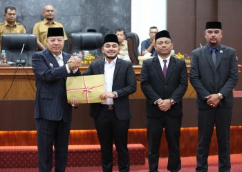 DPRK Nagan Raya Serahkan Rekomendasi Hasil Pembahasan LKPJ Pansus ke Bupati