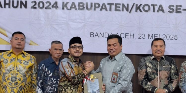 Ketua DPRK Nagan Raya Hadiri Penyerahan LHP Keuangan Pemda tahun 2024 se-Aceh