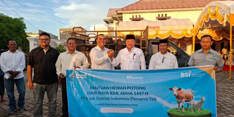BSI Nagan Raya Salurkan Sapi Kurban untuk Warga Alue Siron