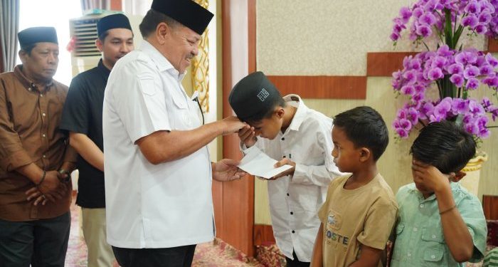 Bupati TRK Kembali Salurkan Santunan Bagi Anak Yatim dan Masyarakat Kurang Mampu