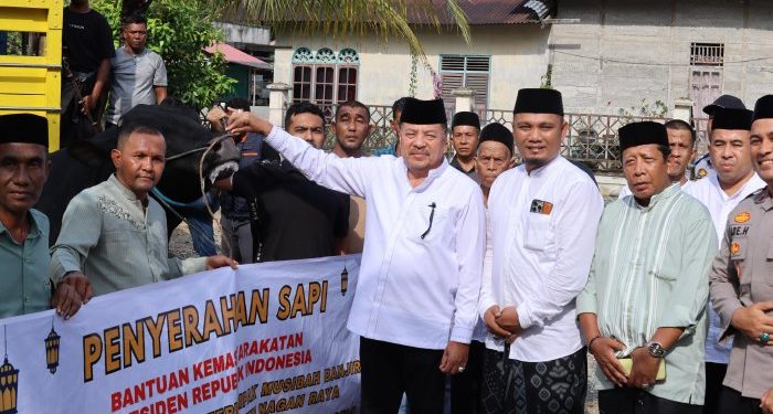 Bupati TRK Salurkan Bantuan Meugang dari Presiden untuk Warga Terdampak Bencana di Nagan Raya