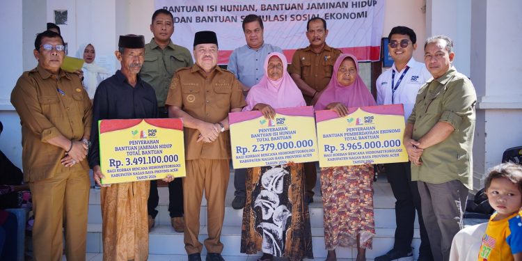 Bupati TRK Serahkan Bantuan Sosial Rp9,8 Miliar bagi Korban Bencana Hidrometeorologi di Beutong Ateuh Banggalang