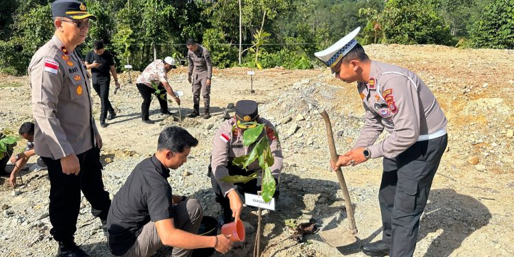 Kapolres Nagan Raya Pimpin Gerakan Green Policing Demi Masa Depan Lingkungan yang Lestari