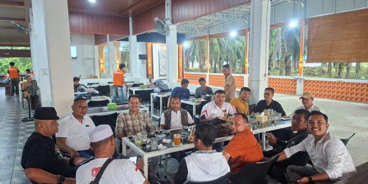 Ngopi Bareng PWI Nagan Raya, Danyon C Pelopor Ajak Wartawan Hadirkan Berita yang Menyejukkan