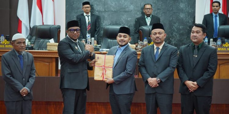 Pemkab Nagan Raya Sampaikan Raqan Pertanggungjawaban Pelaksanaan APBK 2025