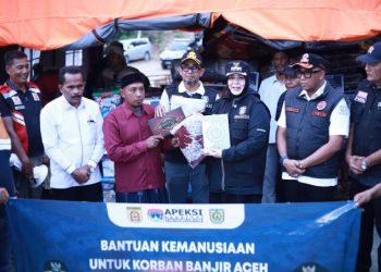 Raja Sayang Dampingi Walikota Banda Aceh Salurkan Bantuan Banjir di Beutong Ateuh