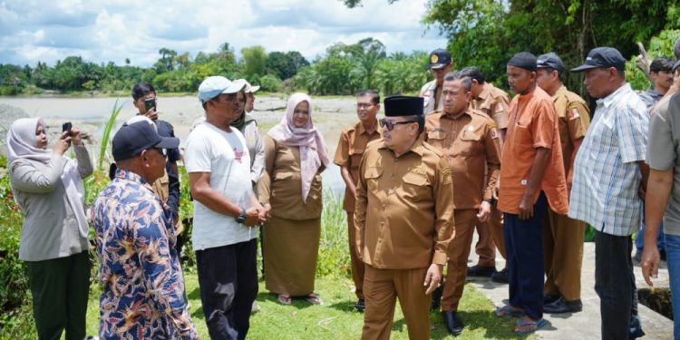 Respon Keluhan Petani, Bupati TRK Instruksikan Rehabilitasi Irigasi Lung Tiga