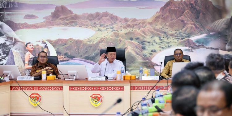 Rakor Bersama Pemda Se-NTT, Menteri Nusron Minta Dukungan Kepala Daerah Wujudkan Transformasi Layanan Pertanahan