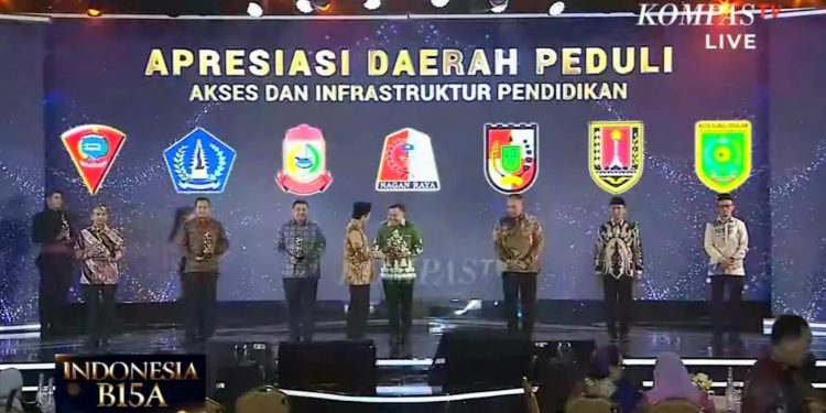 Bupati Nagan Raya TRK Raih Penghargaan Prestisius Indonesia B15A Award KOMPAS TV